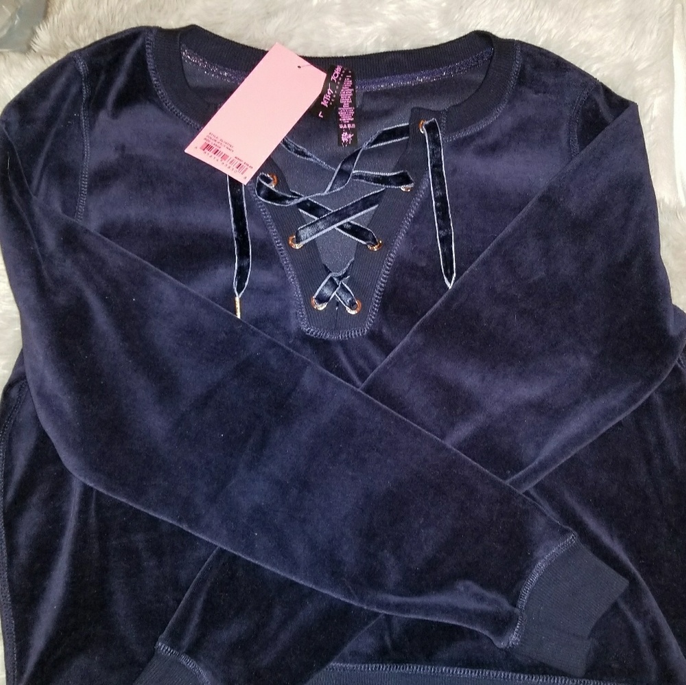 New betsey johnson sweater size Large